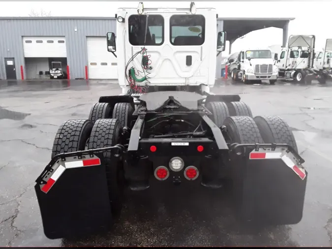 2017 FREIGHTLINER/MERCEDES CASCADIA 113