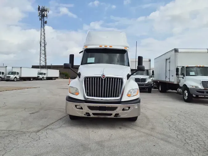 2019 NAVISTAR INTERNATIONAL LT625 SLPR CAB