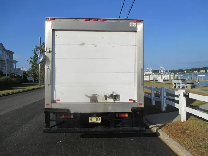 2016 ISUZU NPR-HD