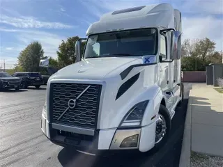 2020 VOLVO VNL860