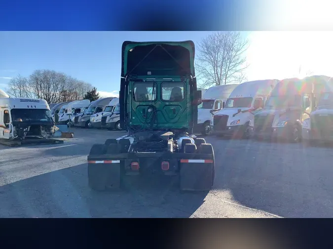 2020 Freightliner Cascadia 126