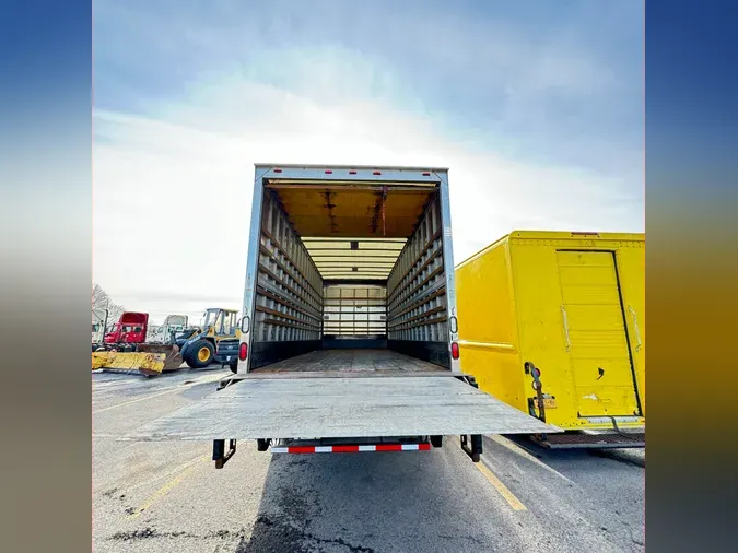 2016 FREIGHTLINER/MERCEDES M2 106