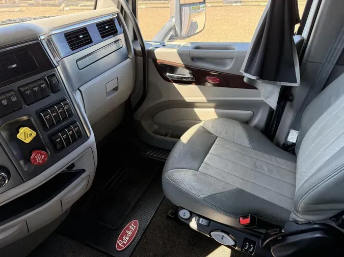 2021 Peterbilt 579