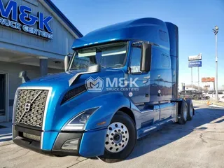 2020 VOLVO VNL64T760