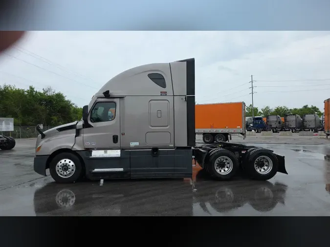 2025 Freightliner Cascadia 126