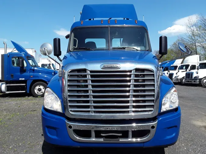 2017 FREIGHTLINER/MERCEDES CASCADIA 125