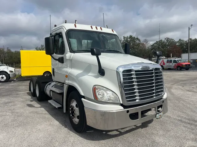 2018 FREIGHTLINER/MERCEDES CASCADIA 125