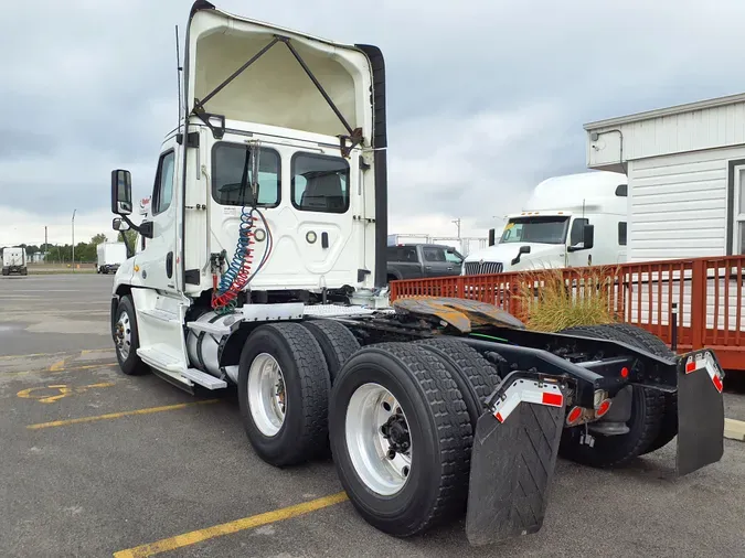 2018 FREIGHTLINER/MERCEDES CASCADIA 125