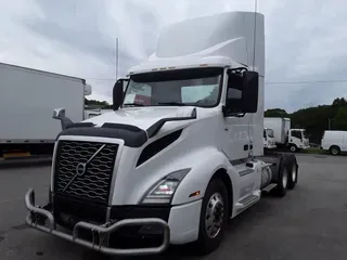 2019 VOLVO VNL64T-300