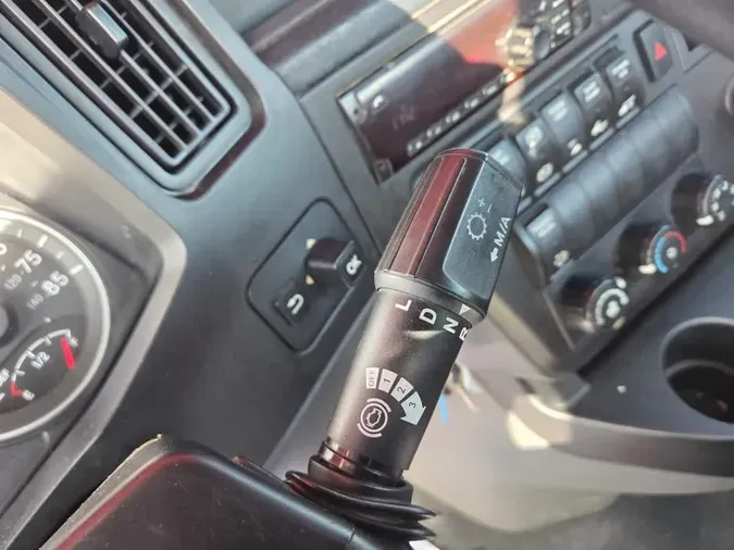 2019 NAVISTAR INTERNATIONAL LT625 DAYCAB T/A