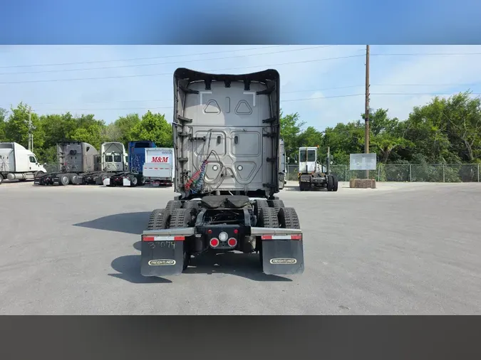 2025 Freightliner Cascadia 126