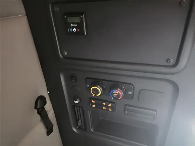 2021 FREIGHTLINER CA116