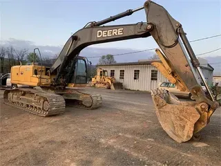 DEERE 270D LC