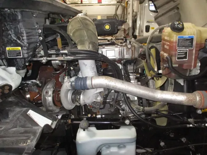 2019 NAVISTAR INTERNATIONAL LT625 DAYCAB T/A