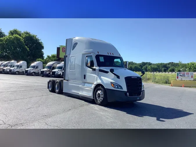 2022 Freightliner Cascadia 12602c022f3f88bdbf74aa8a3dd3b99b2c7
