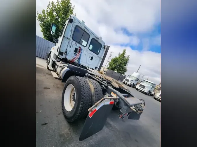 2016 FREIGHTLINER/MERCEDES CASCADIA 125