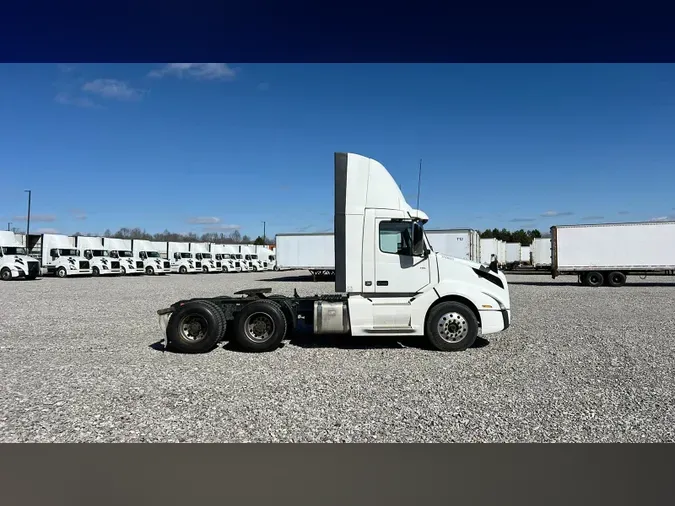 2018 Volvo VNL300