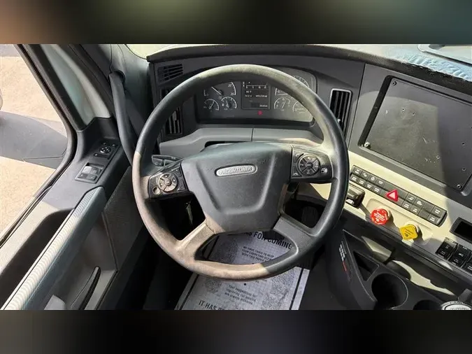 2019 FREIGHTLINER CA126