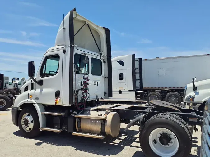 2019 FREIGHTLINER CASCADIA 113