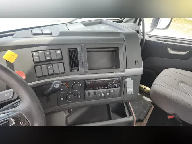 2019 Volvo VNL300
