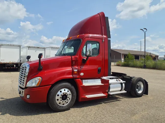 2013 FREIGHTLINER/MERCEDES CASCADIA 12502c686a5a9c9af1cb1185013b08c43ec