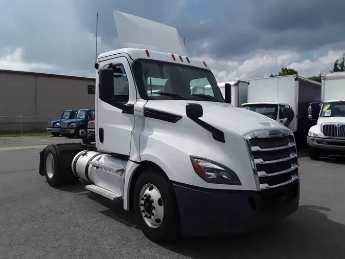 2020 FREIGHTLINER/MERCEDES NEW CASCADIA 126