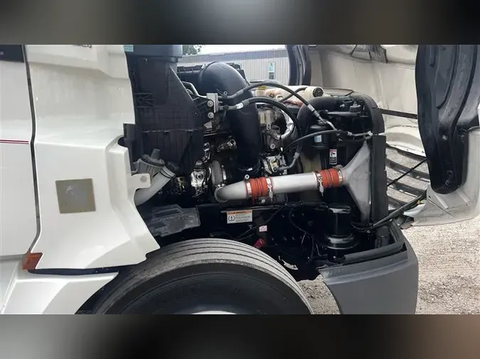 2022 FREIGHTLINER CA126