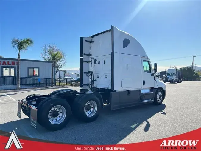 2021 FREIGHTLINER CA126