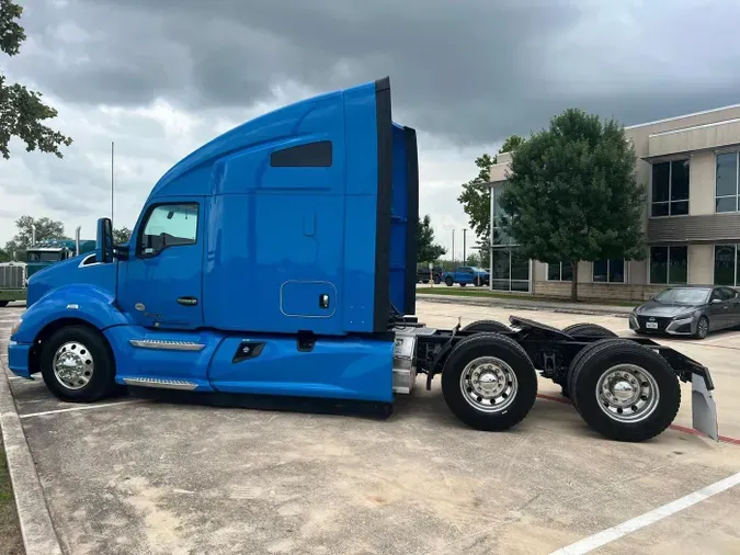 2022 Kenworth T680