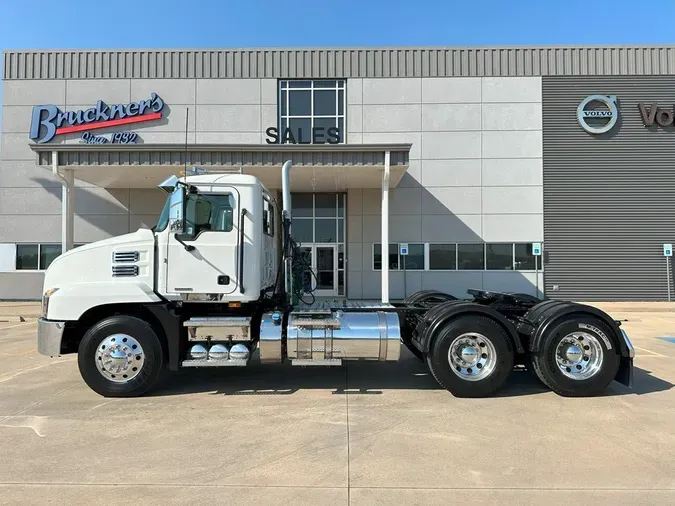 2019 MACK AN64T