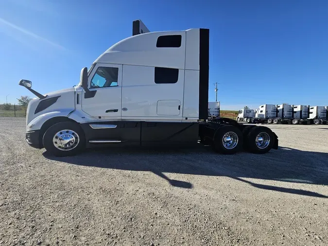 2026 VOLVO VNL64T860