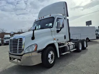 2017 FREIGHTLINER/MERCEDES CASCADIA 125