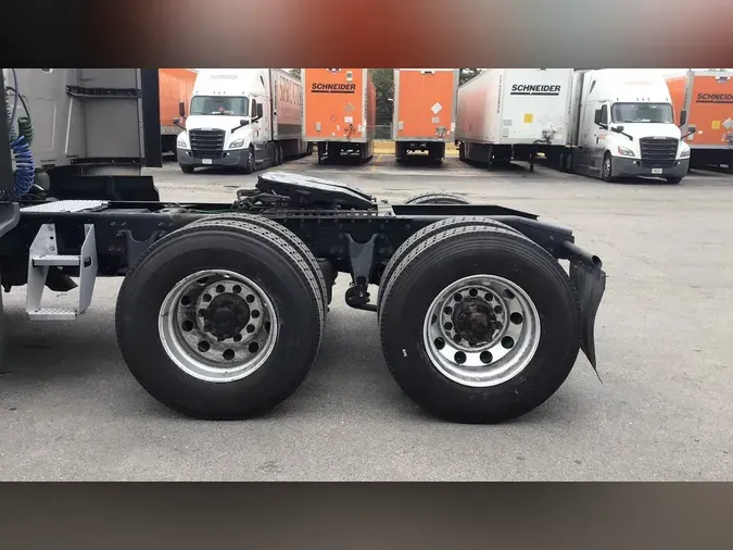 2022 International LT