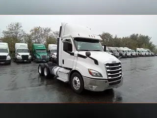 2020 Freightliner Cascadia 126