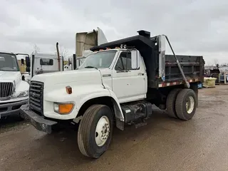 1997 FORD F800