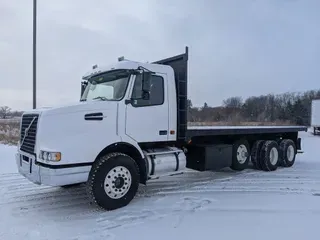 2007 Volvo VHD64B300
