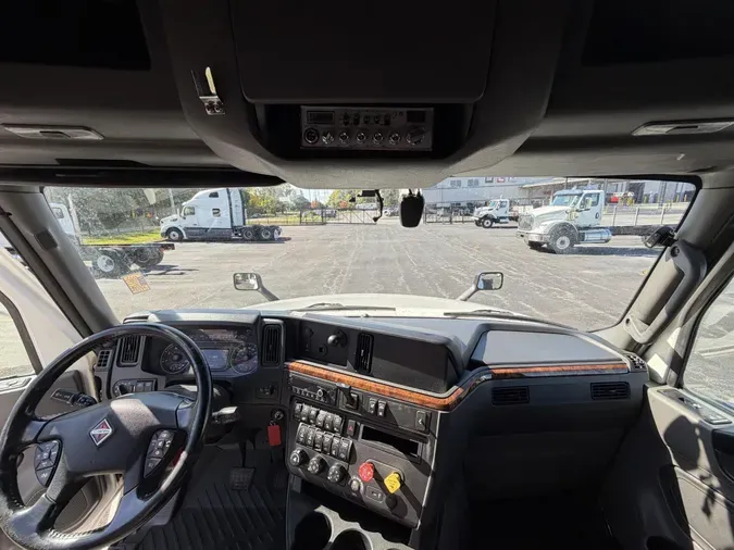 2022 International LT625