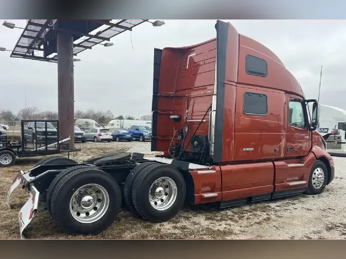 2021 VOLVO VNL64T860