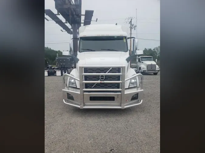 2022 Volvo Trucks VNL 300