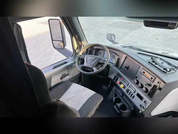 2022 Freightliner Cascadia 126