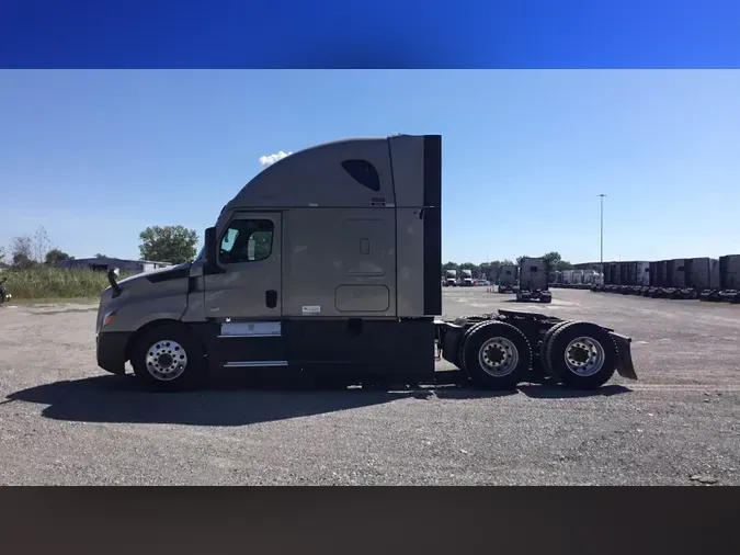 2024 Freightliner Cascadia 126
