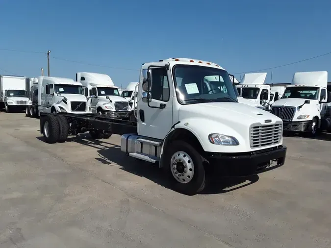 2018 FREIGHTLINER M2 106