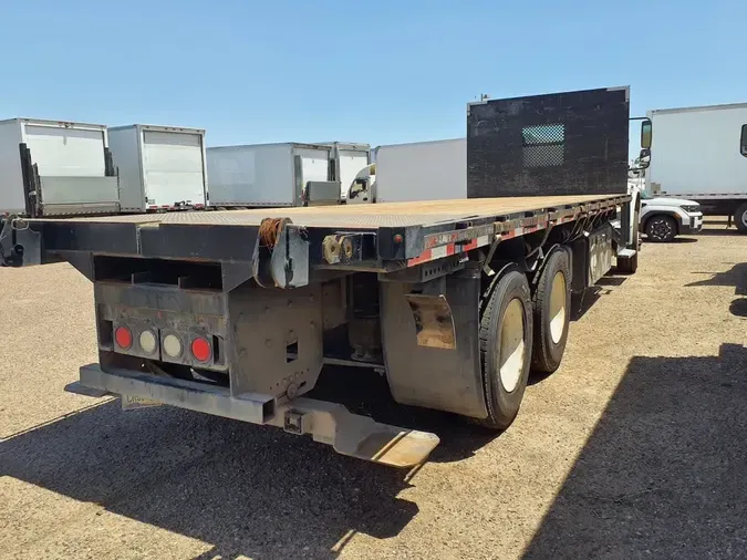 2017 FREIGHTLINER M2 106