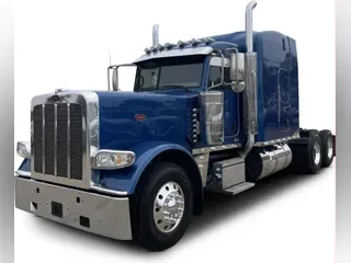 2023 Peterbilt 389