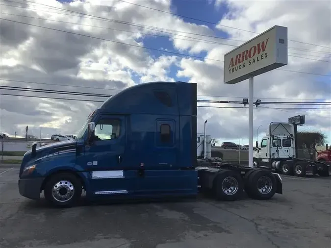 2021 FREIGHTLINER CA126