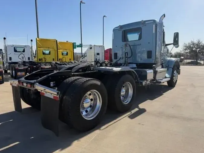 2023 Peterbilt 567