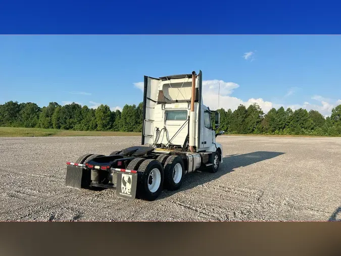 2016 Volvo VNL300