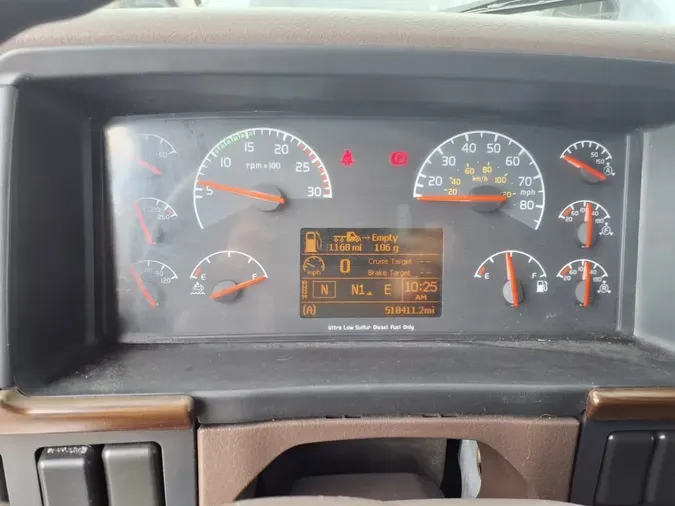 2017 VOLVO VNL64TRACTOR