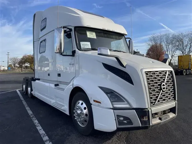 2020 VOLVO VNL860