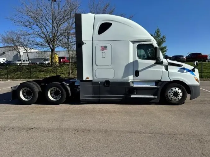 2021 FREIGHTLINER CASCADIA CA126